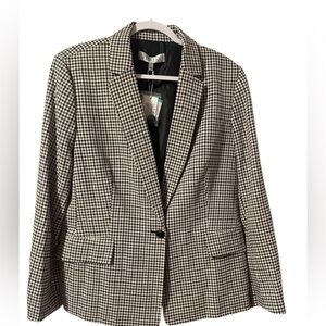 Kasper houndstooth one button blazer
Women’s size 16